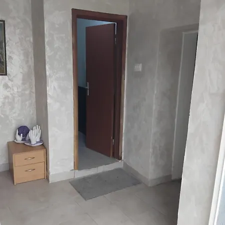 Mari Hostel Ποντγορίτσα